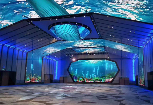 与传统LED屏相比，LED天幕有哪些优势